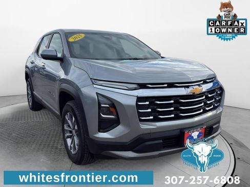 Used 2025 Chevrolet Equinox LT AWD/4WD image 3