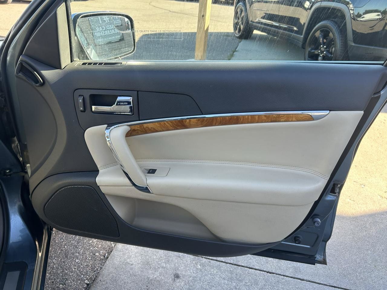 Used 2011 Lincoln MKZ AWD image 16
