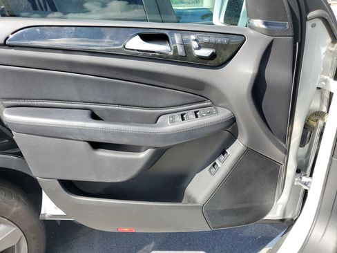 Used 2019 Mercedes-Benz GLS 450 4MATIC image 17