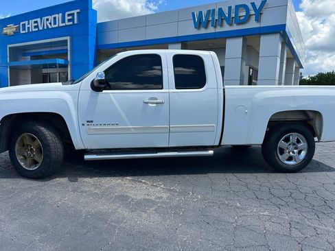 Used 2009 Chevrolet Silverado 1500 LTZ w/ Safety Package RWD image 2