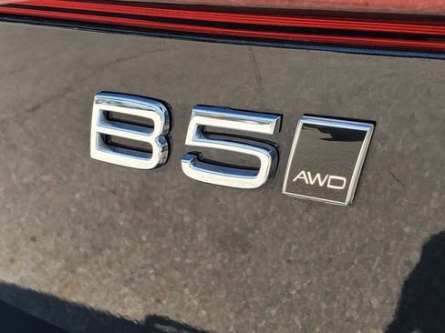 Certified 2025 Volvo XC60 B5 Core AWD/4WD image 8