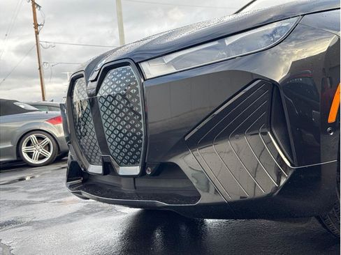 Used 2023 BMW iX xDrive50 w/ Sport Package image 33