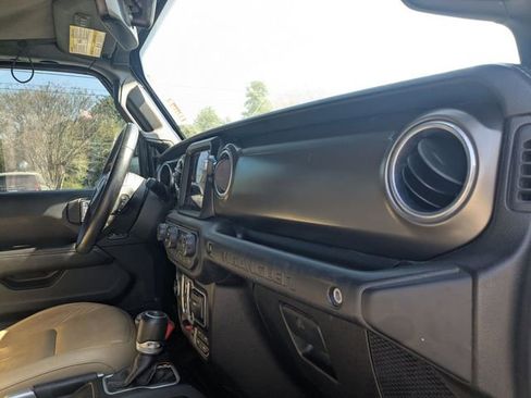 Used 2018 Jeep Wrangler Unlimited Rubicon image 33