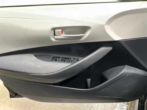 Used 2021 Toyota Corolla LE image 16