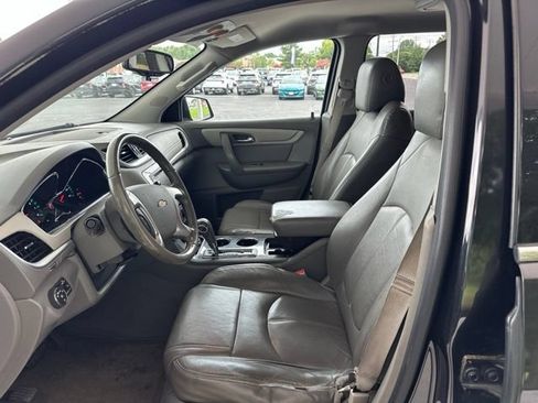 Used 2015 Chevrolet Traverse LT w/ Traveler's Package FWD image 14