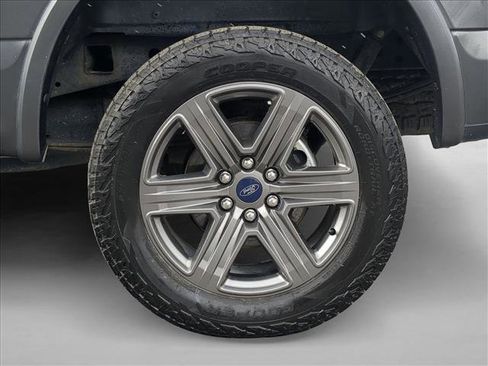 Used 2020 Ford F150 Lariat w/ Equipment Group 502A Luxury AWD/4WD image 24