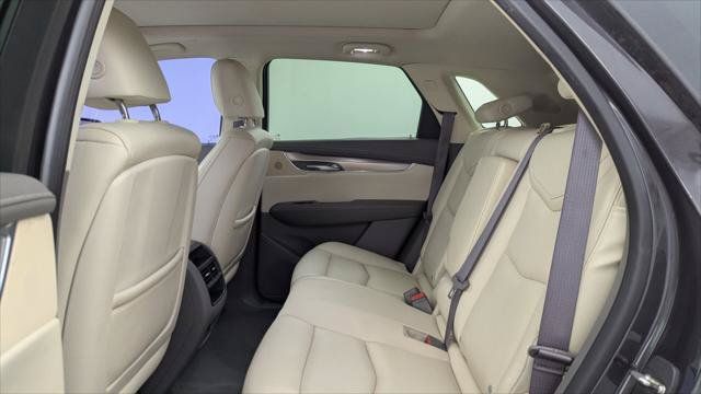 Used 2017 Cadillac XT5 Luxury w/ Driver Awareness Package FWD image 16