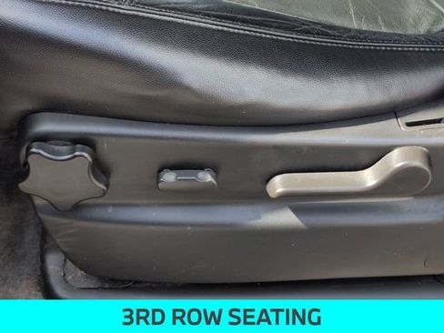 Used 2010 Chevrolet Suburban LT image 16