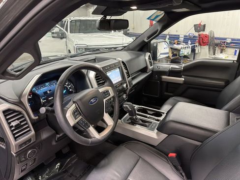 Used 2019 Ford F150 Lariat w/ Equipment Group 502A Luxury AWD/4WD image 20