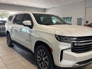 Used 2022 Chevrolet Suburban LT video 1