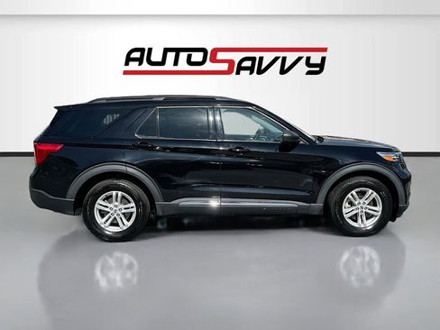 Used 2024 Ford Explorer XLT w/ Equipment Group 202A AWD/4WD image 8