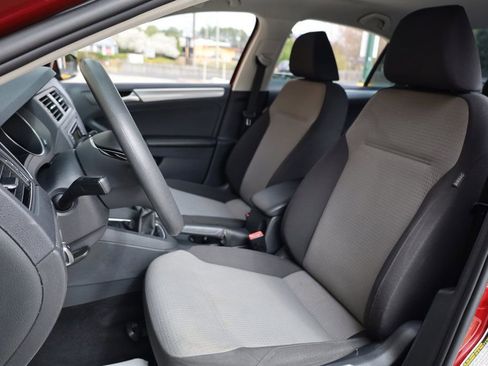 Used 2017 Volkswagen Jetta S image 16