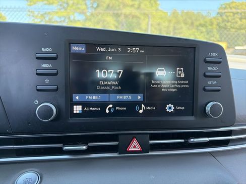 Used 2025 Hyundai Elantra Sport FWD image 10