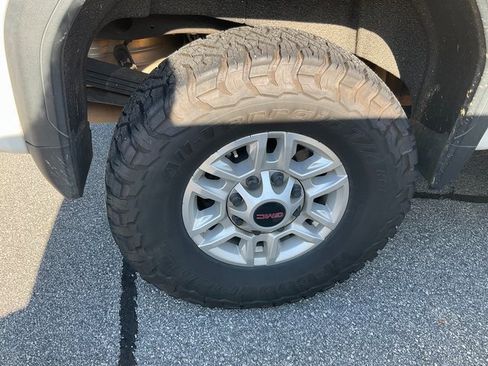 Used 2022 GMC Sierra 2500 SLE w/ SLE Convenience Package image 11