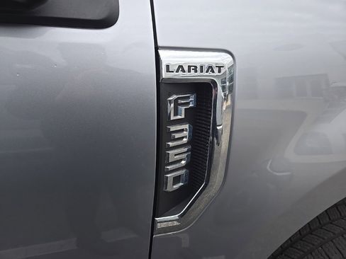 Used 2022 Ford F350 Lariat image 12