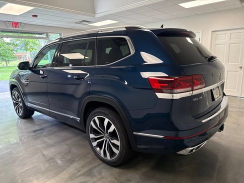 Used 2023 Volkswagen Atlas SEL Premium AWD/4WD image 3