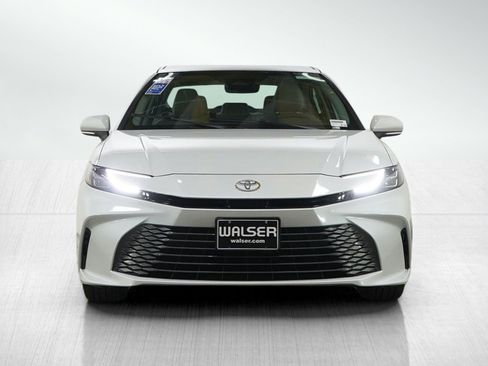 Used 2026 Toyota Camry XLE image 8