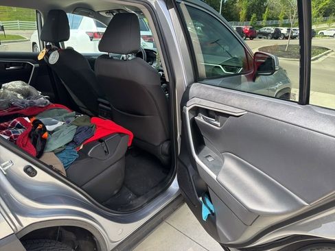 Used 2022 Toyota RAV4 XLE AWD/4WD image 19