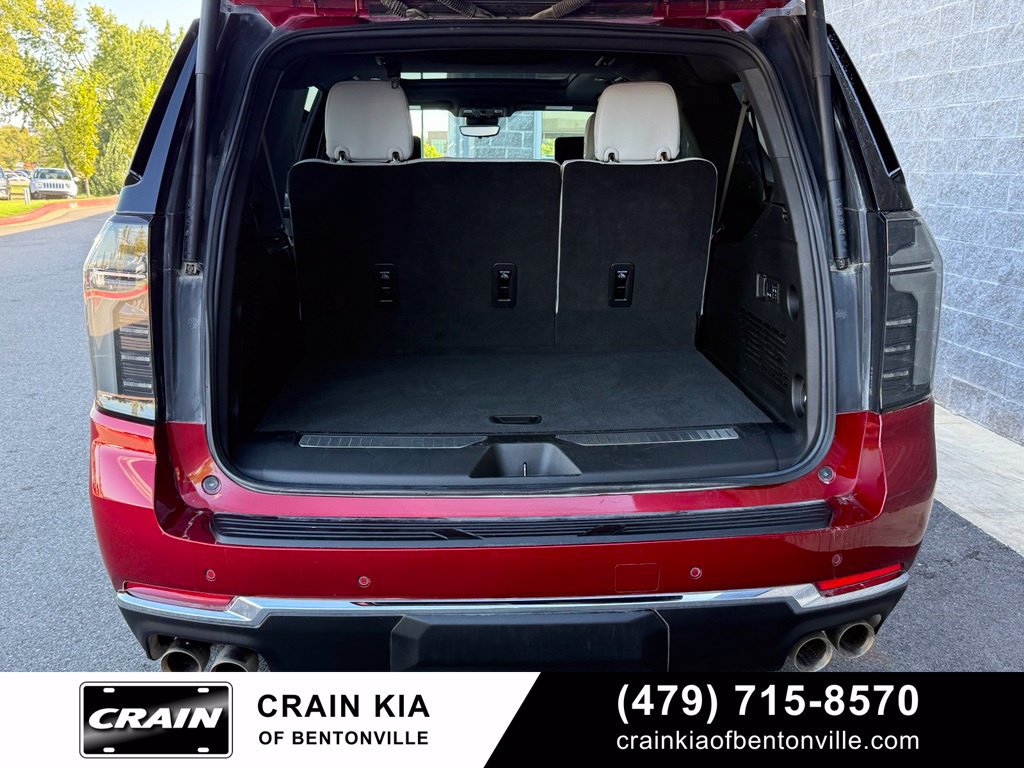 Used 2025 Chevrolet Suburban Premier AWD/4WD image 30