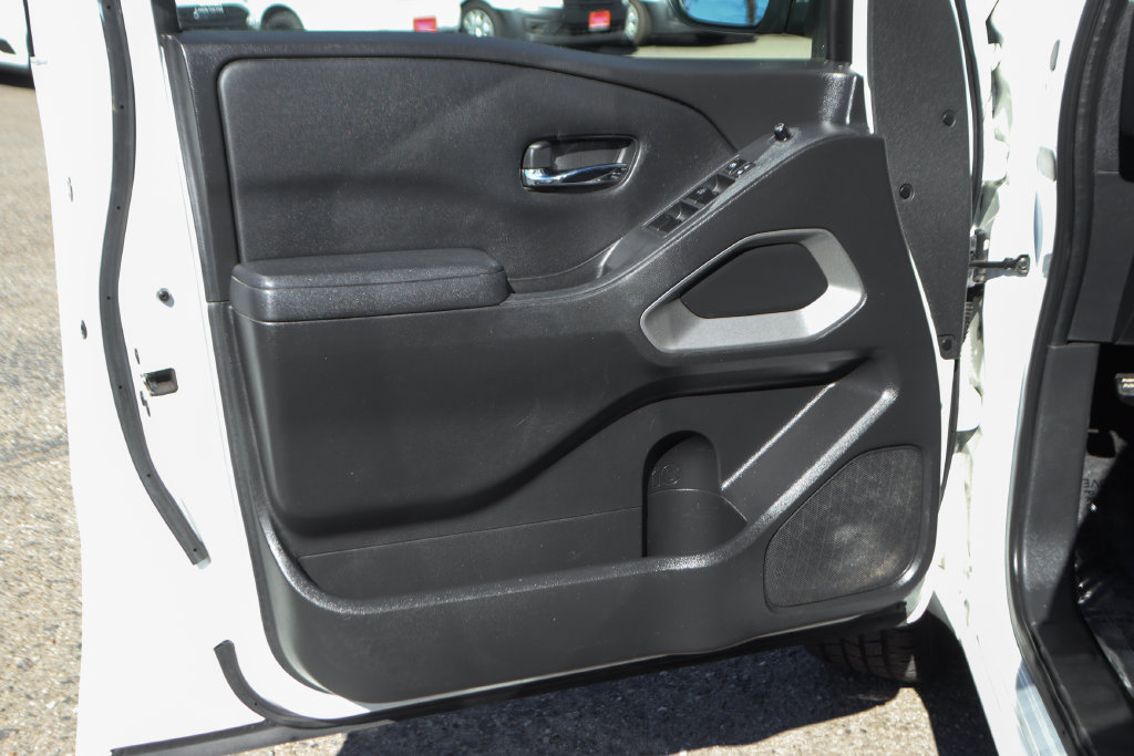Used 2022 Nissan Frontier SV AWD/4WD image 15