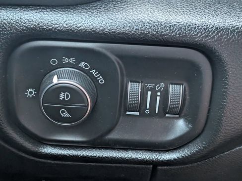 Used 2019 RAM 1500 Big Horn image 12