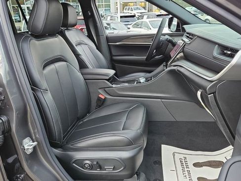 New 2025 Jeep Grand Cherokee L Limited w/ Luxury Tech Group II AWD/4WD image 16