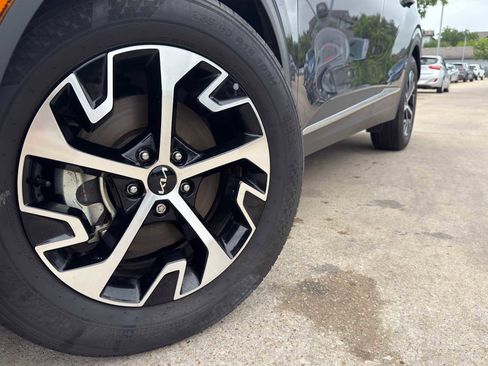 Used 2023 Kia Sportage EX FWD image 4