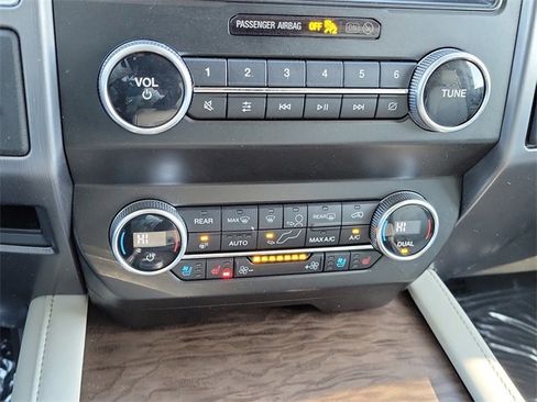 Used 2021 Ford Expedition Max Platinum image 17