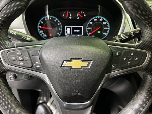 Used 2020 Chevrolet Equinox LS image 22