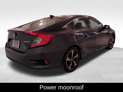 Used 2018 Honda Civic Touring image 4