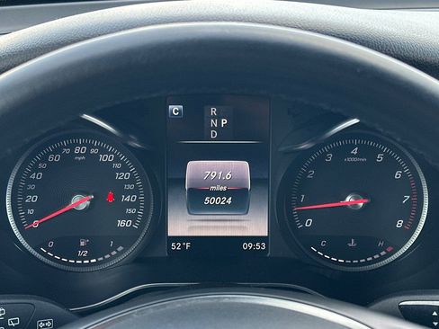 Used 2019 Mercedes-Benz GLC 300 4MATIC image 23