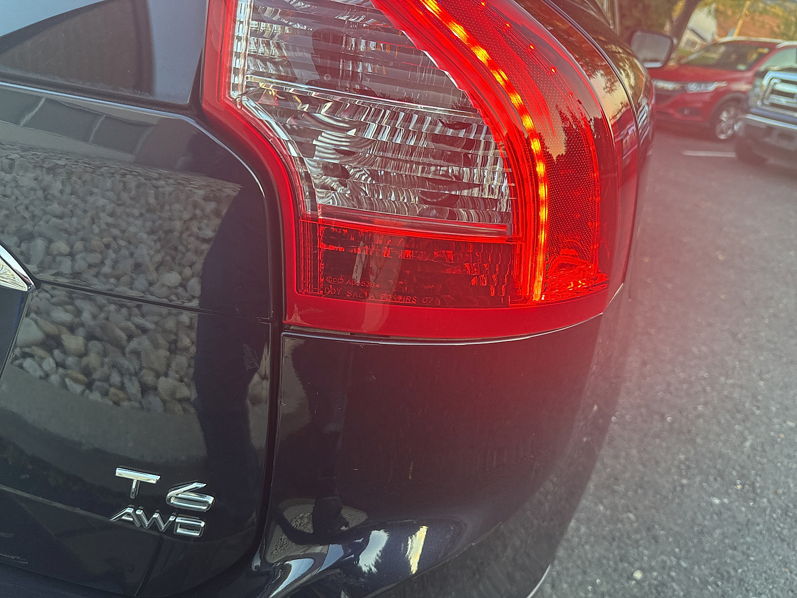 Used 2016 Volvo XC60 T6 w/ Proximity Package AWD/4WD image 17