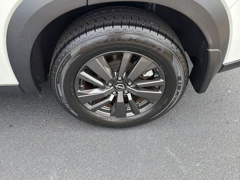 Used 2024 Nissan Pathfinder S FWD image 35