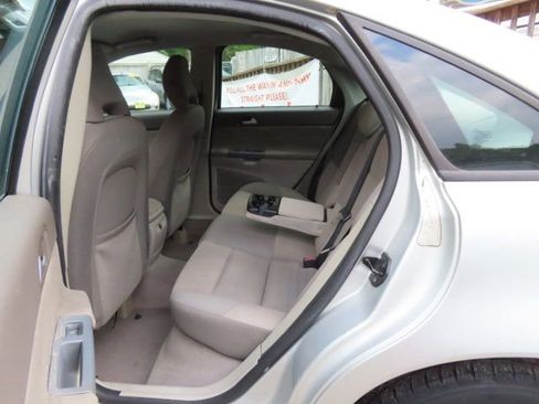 Used 2007 Volvo S40 2.4i FWD image 11