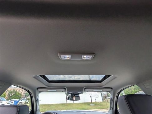 New 2026 GMC Sierra 1500 SLT image 23