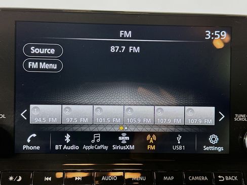 Used 2025 Nissan Pathfinder SL image 21