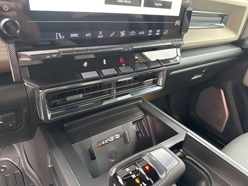 New 2026 GMC Hummer EV 4x4 Crew Cab image 39