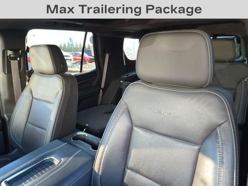 Used 2022 GMC Yukon Denali w/ Denali Premium Package image 7
