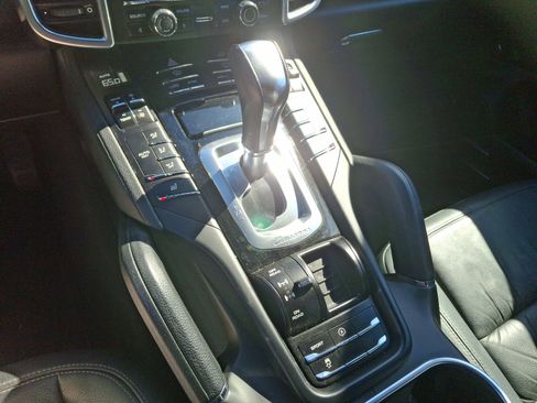 Used 2014 Porsche Cayenne image 15