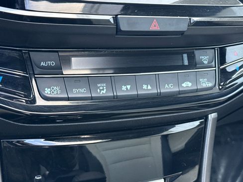 Used 2017 Honda Accord EX-L image 18