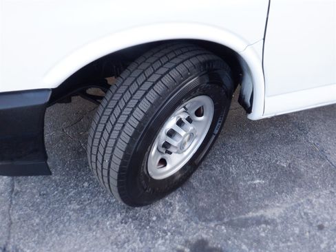 Used 2020 Chevrolet Express 2500 Bins AND Racks w/ Driver Convenience Package image 20