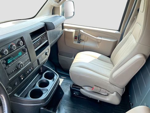 Used 2023 GMC Savana 3500 Work Van w/ Driver Convenience Package image 20