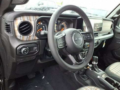 New 2026 Jeep Gladiator Mojave AWD/4WD image 6