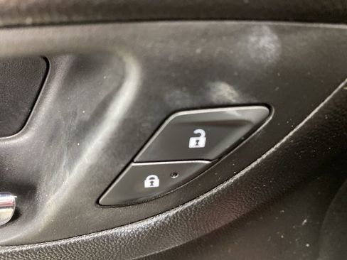 Used 2019 Chevrolet Equinox LT image 27