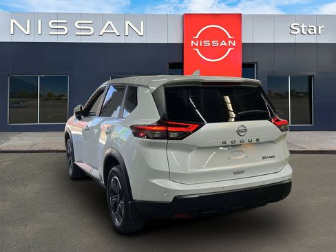 Used 2024 Nissan Rogue SV AWD/4WD image 4