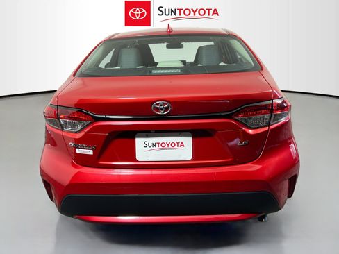 Used 2021 Toyota Corolla LE image 5