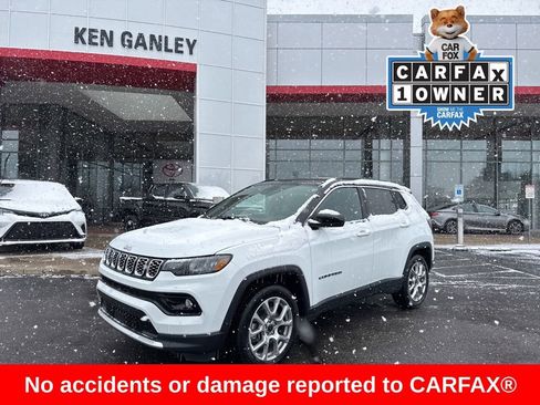 Used 2025 Jeep Compass Limited image 1