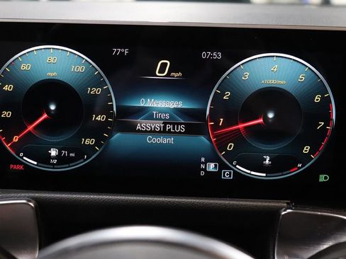 Used 2020 Mercedes-Benz GLB 250 image 30