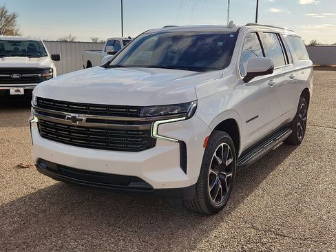 Used 2022 Chevrolet Suburban RST w/ Sport Performance Package image 1