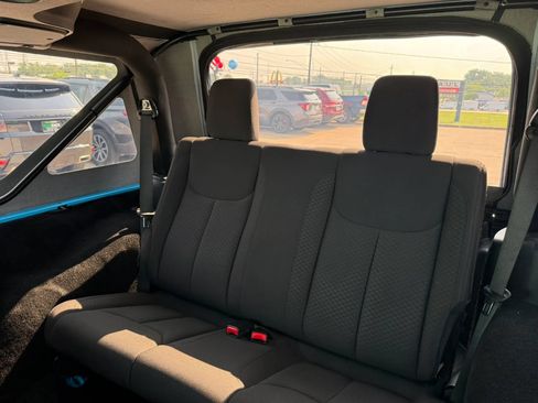 Used 2017 Jeep Wrangler Sport AWD/4WD image 19